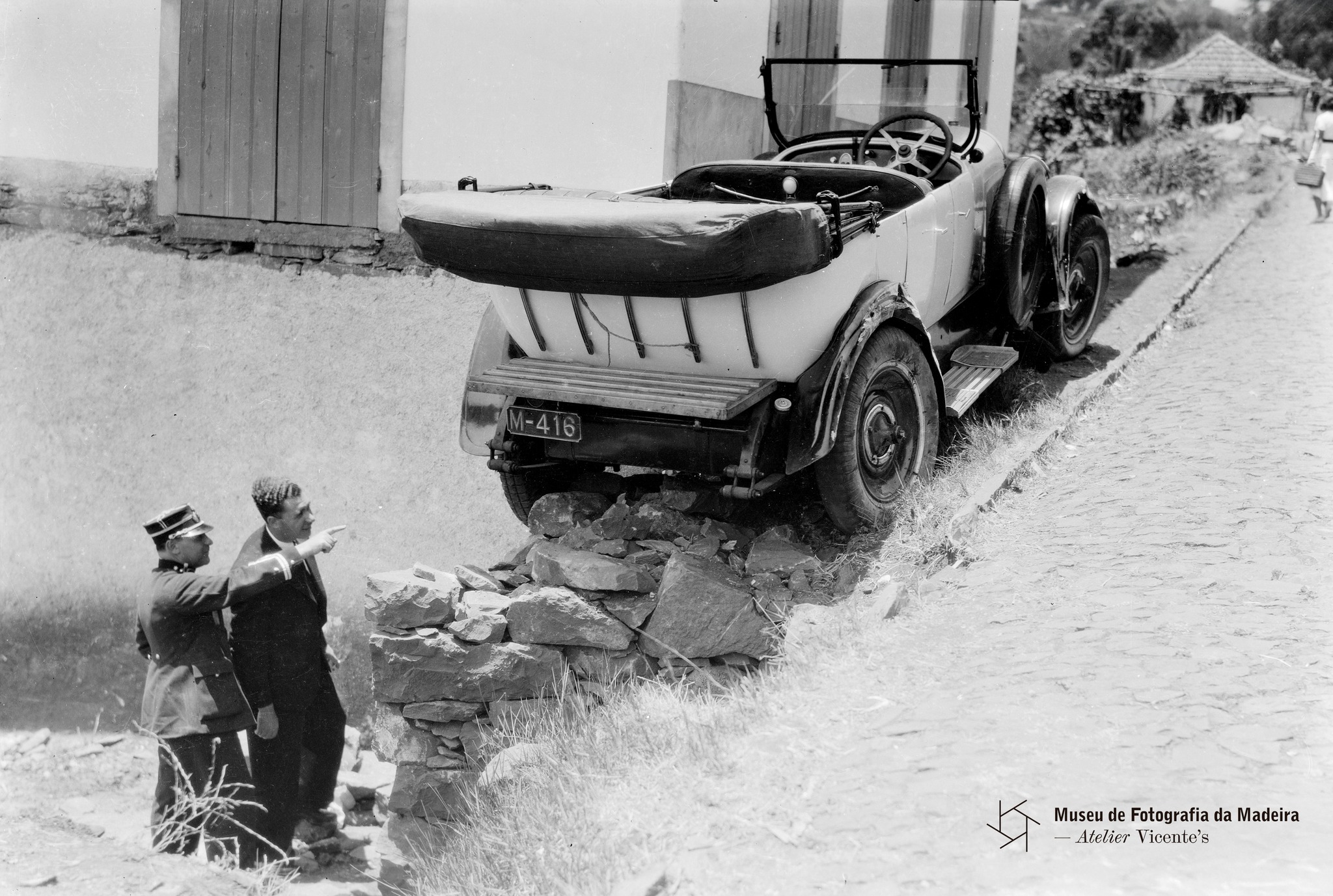 1automovel n