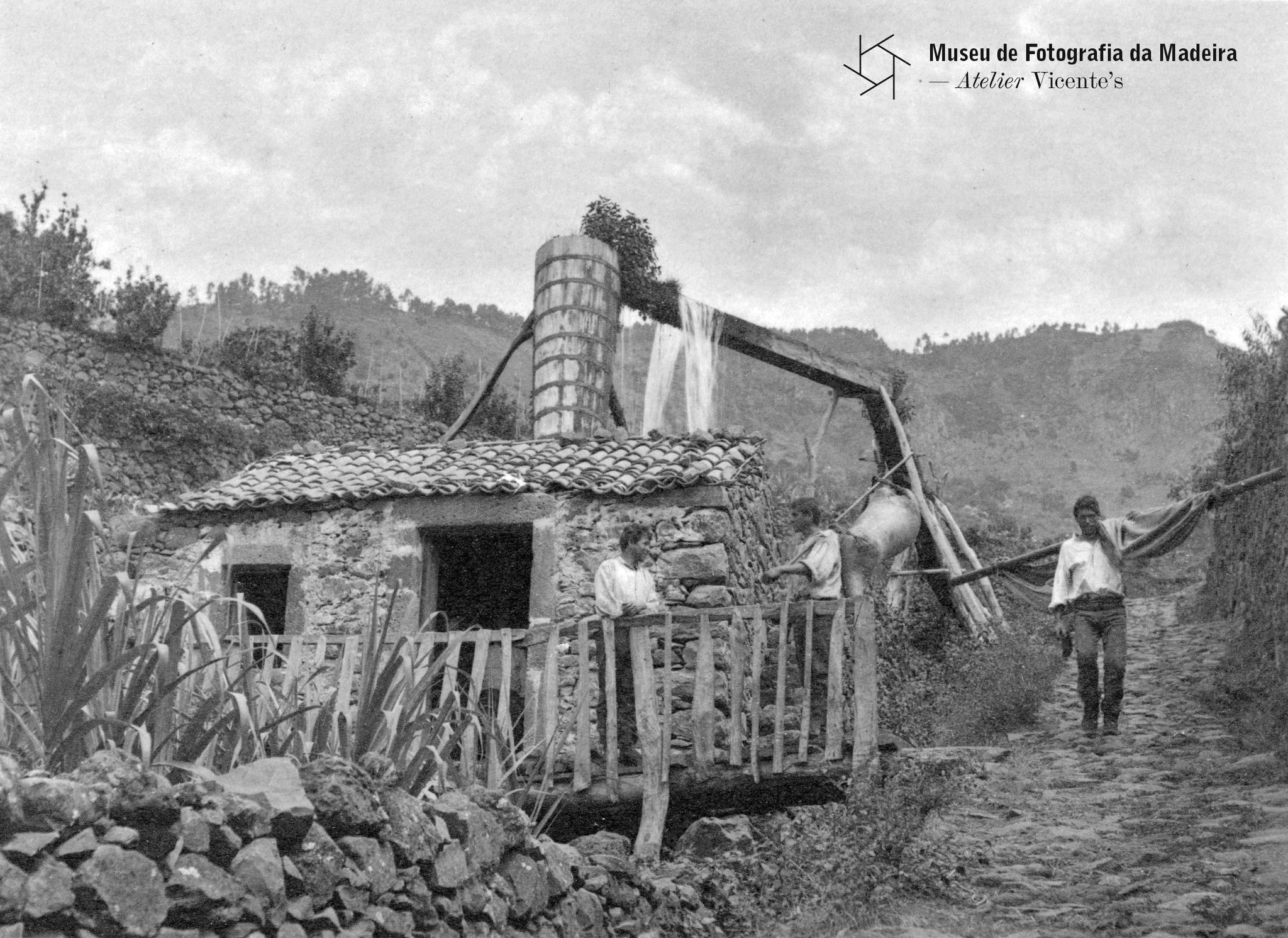 Antigo moinho de vento tradicional