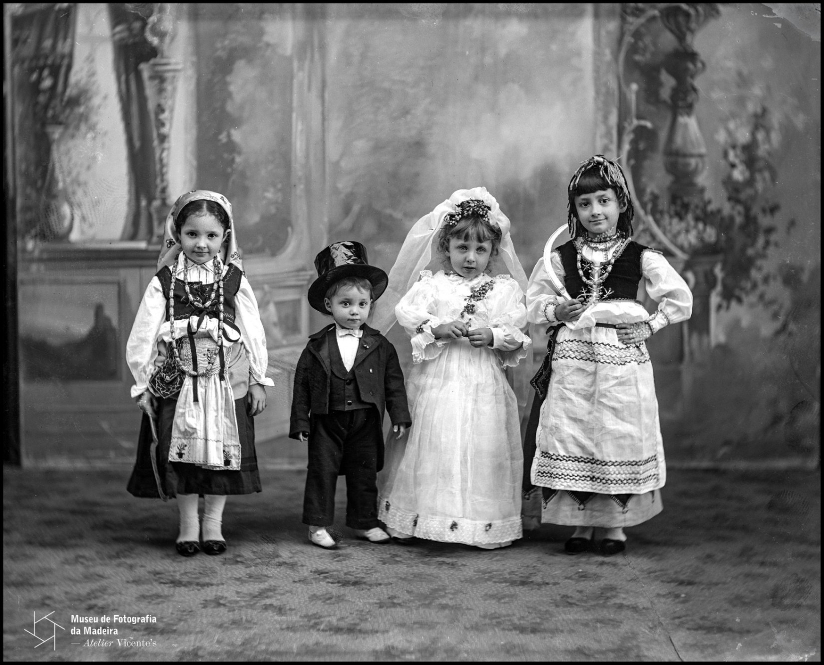 retratodecarnavaldosfilhosdoDrLeandrodeMenezes FEV2026