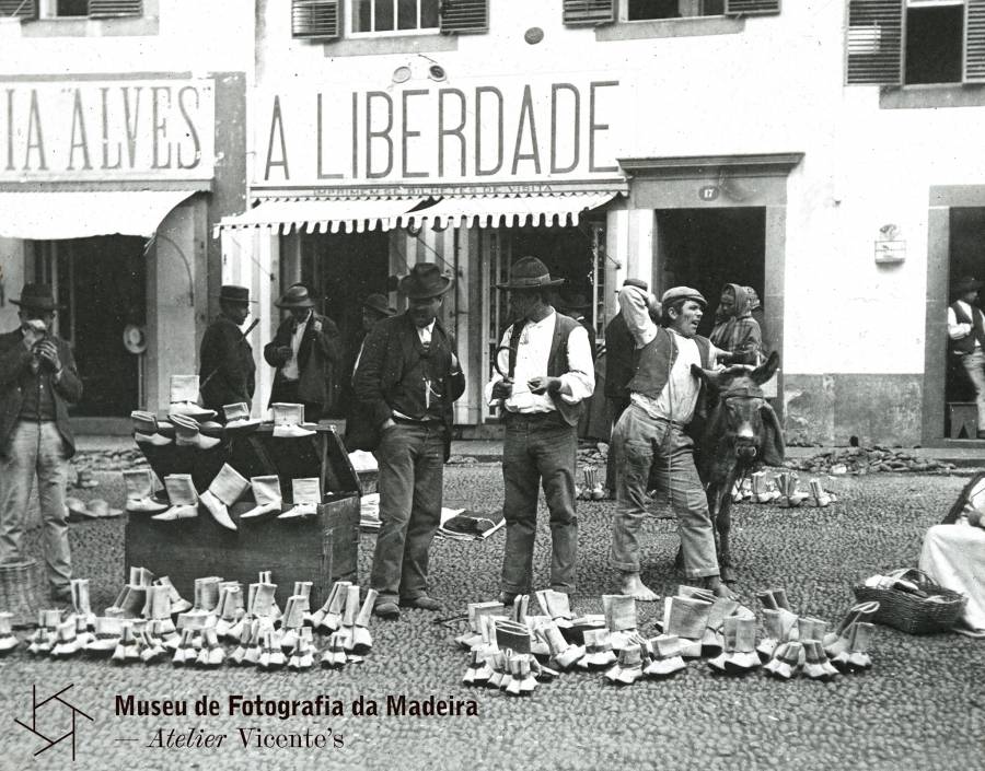 Footwear fair in “Largo de São Sebastião” 