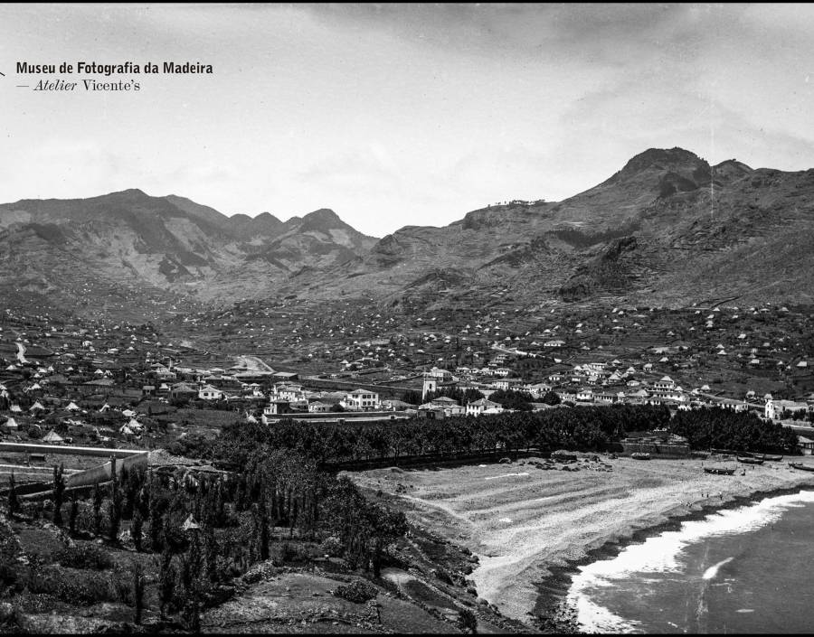 Panoramic view of Machico village and bay (west/east view)