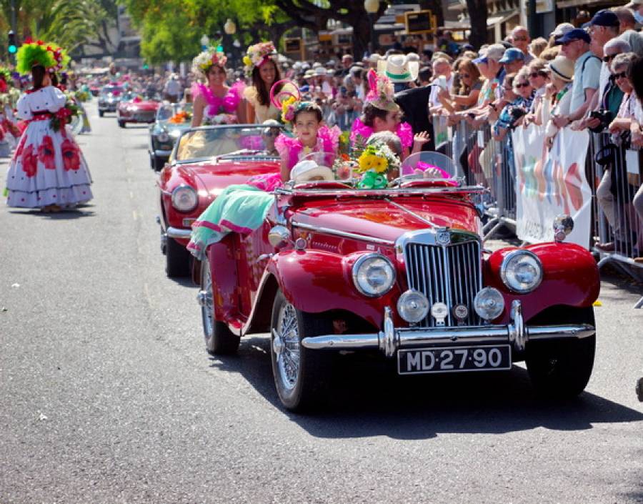 “Madeira Flower Classic Auto Parade” enche avenidas do Funchal