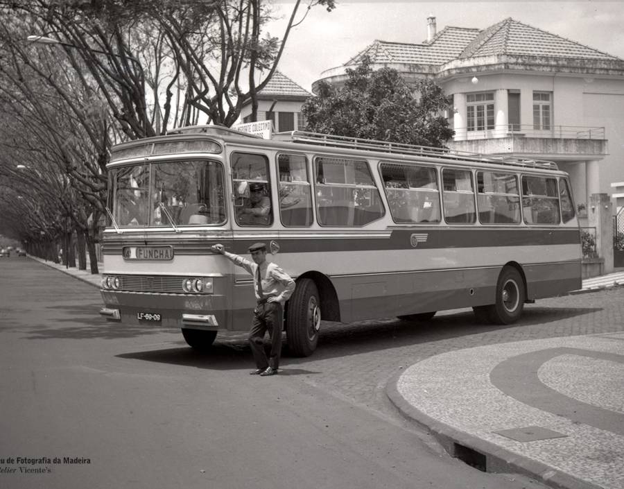 Bus of the “Empresa Automobilista de São Martinho”