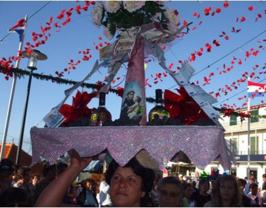 Festa dos Tabuleiros na Ponta do Pargo 