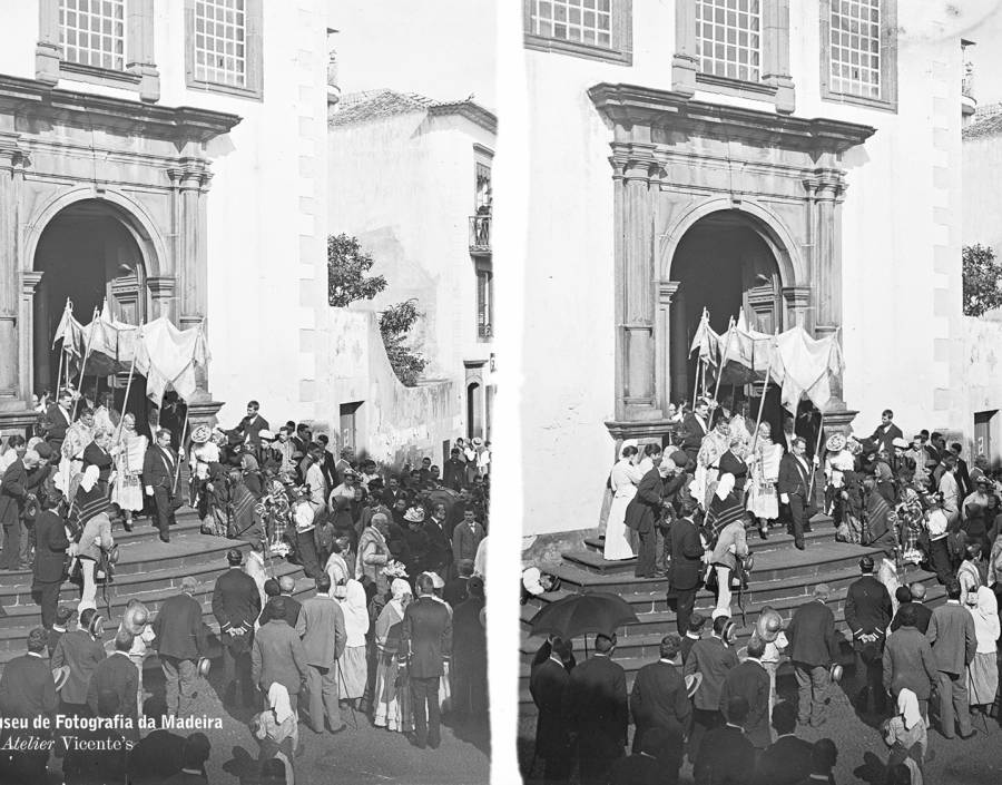 Procissão à saída da igreja de São Pedro | Anterior a 1906