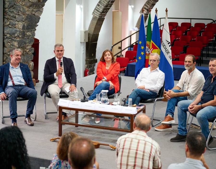 Cerimónia de lançamento do livro “Instrumentos Musicais da Madeira”