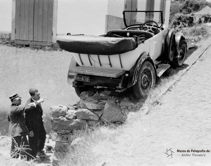 Retratos de automóveis acidentados | Década de 30