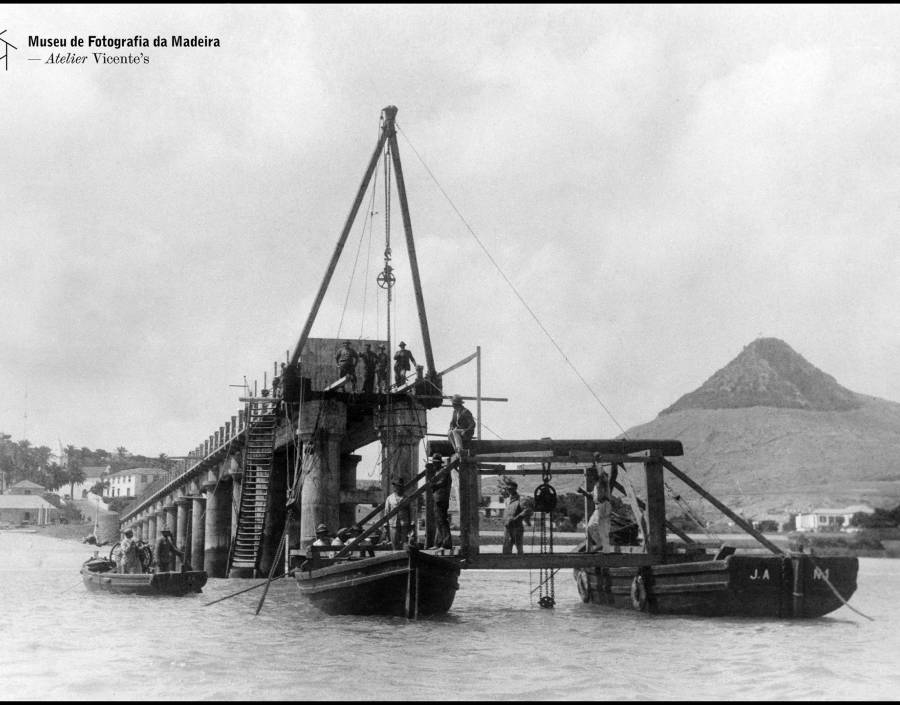 Construção do bloco de escadarias do cais do Porto Santo | 1951
