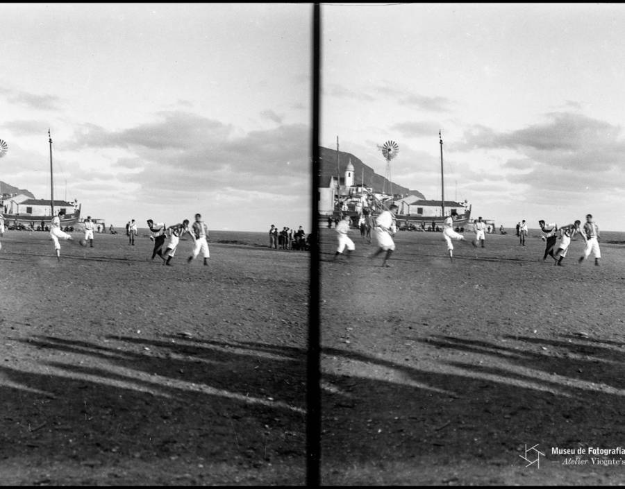 Jogo de futebol no antigo campo D. Carlos I | Entre 1886 e 1899-05
