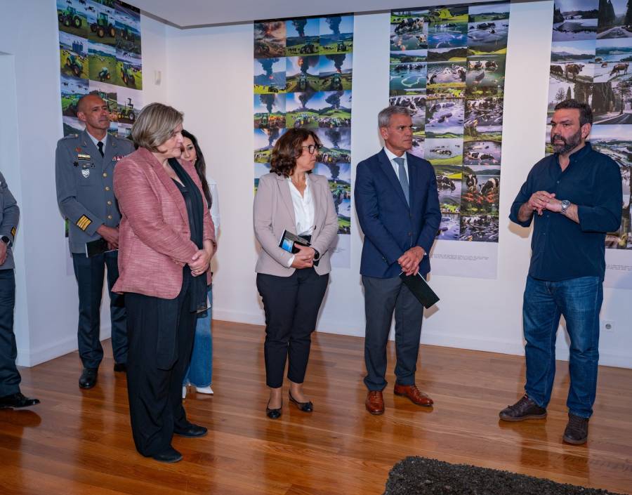 Inauguração da exposição “Metasymbiosis — Prompt This!”