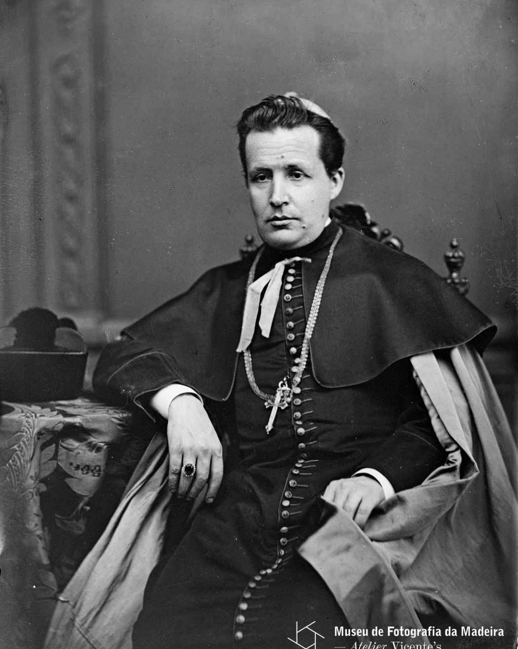 Reprodução de um retrato do Arcebispo D. Aires | 1893-06-27