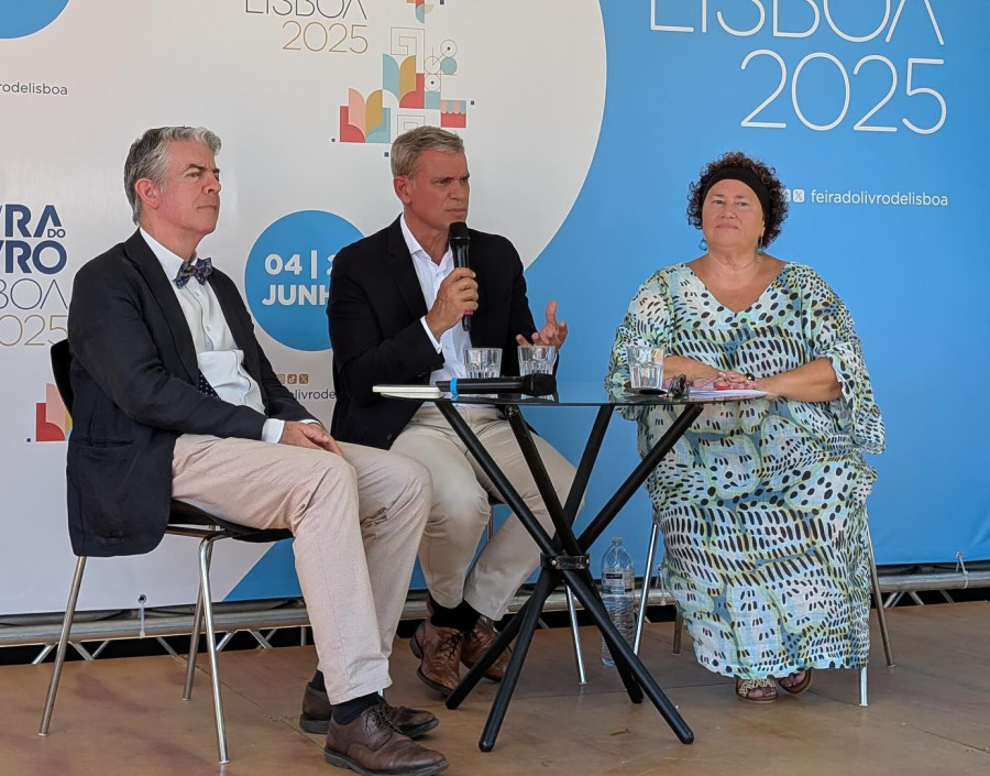 Apresentação do 75.º número da revista Islenha e do livro Roteiro Capelas ao Luar, na Feira do Livro de Lisboa