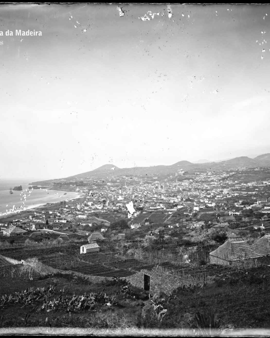 Baía e cidade do Funchal (vista este/oeste)