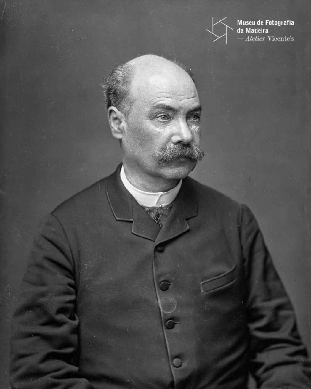 Três retratos capturados entre 1886 e 1888