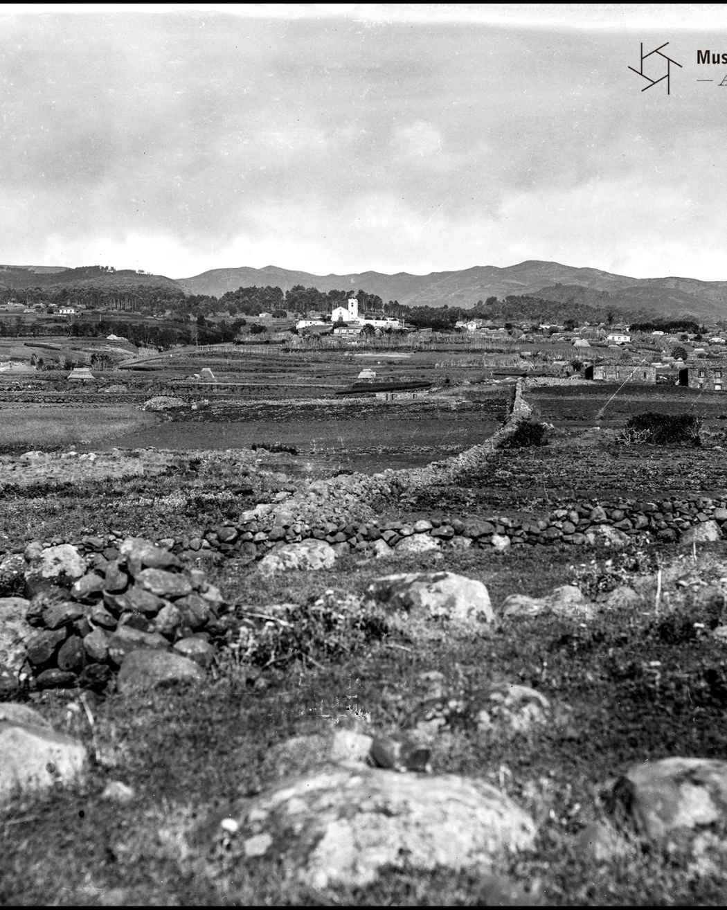 Panorâmica do sítio do Salão (vista Oeste/Este)
