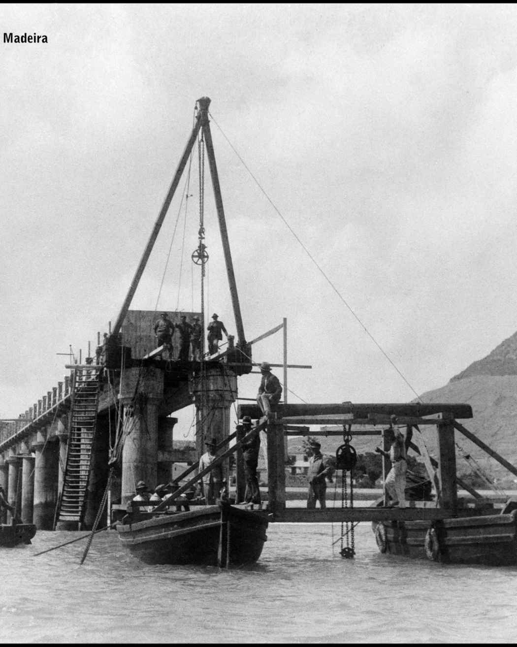 Construção do bloco de escadarias do cais do Porto Santo | 1951